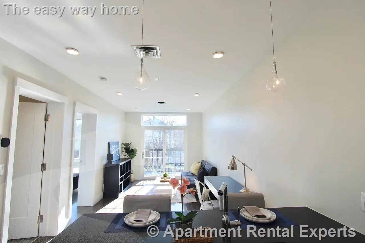 434 Mcgrath Hwy, Prospect Hill