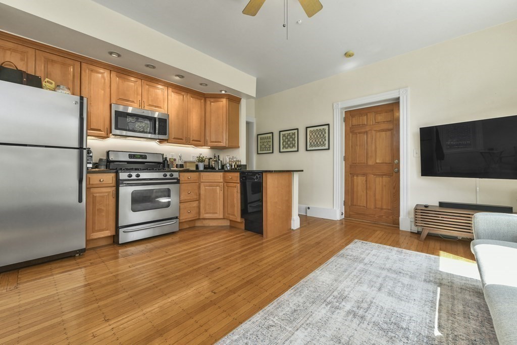 156 Sycamore St, Winter Hill