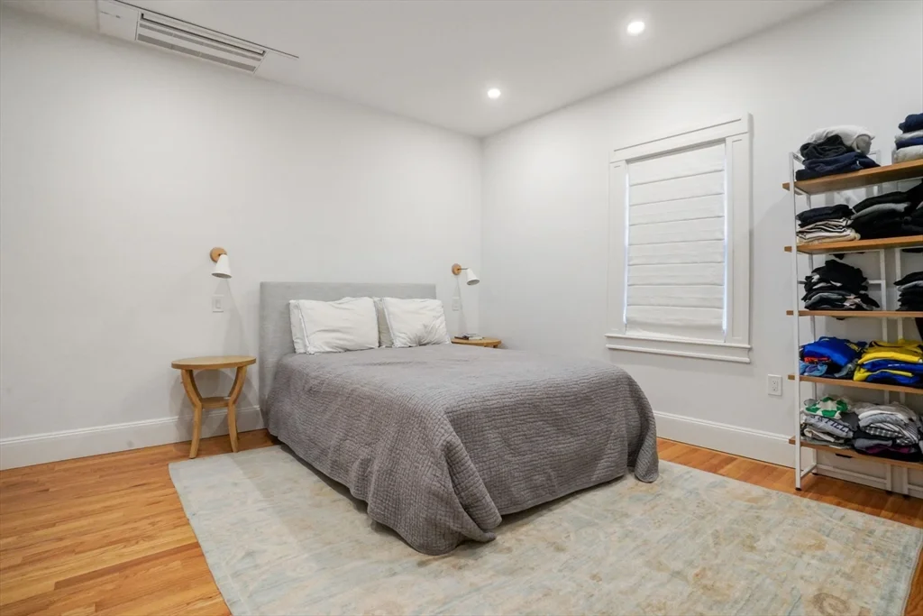 8 Florence St, Cambridgeport