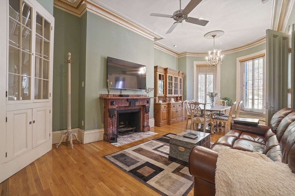 319 Marlborough St, Back Bay