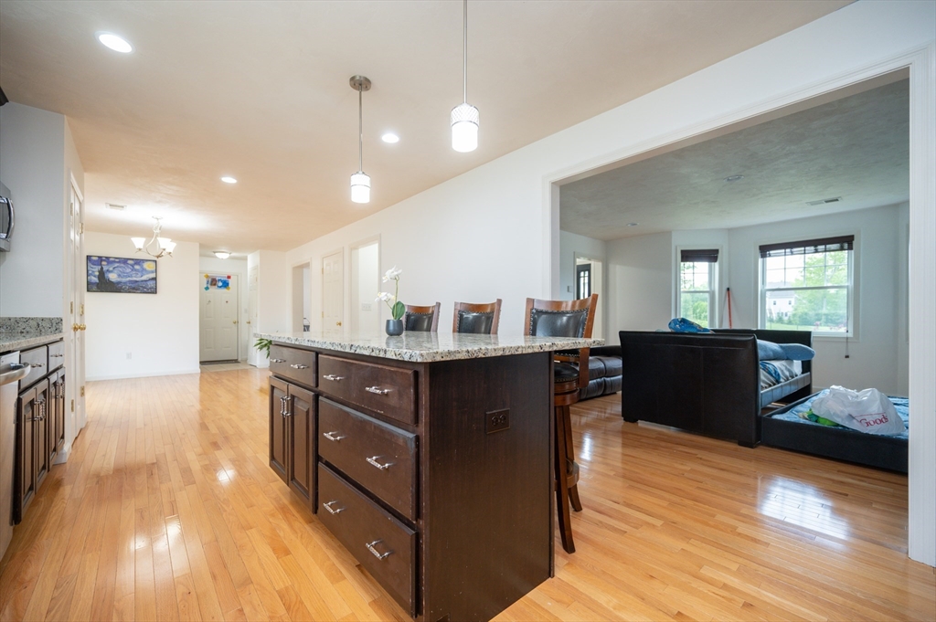 7 Willow Brook Ln, Blackstone