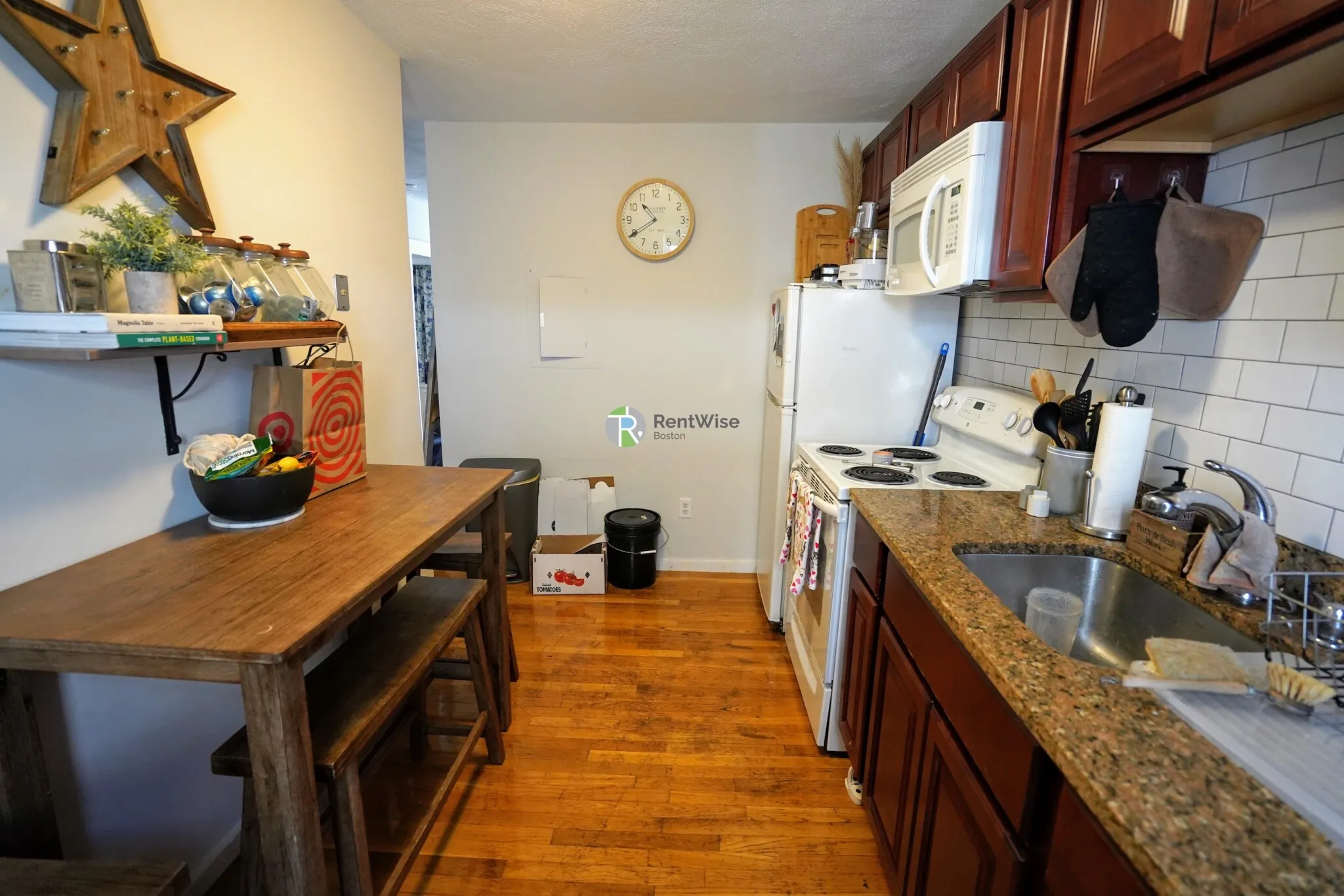 4 Schrepel Pl, South Boston
