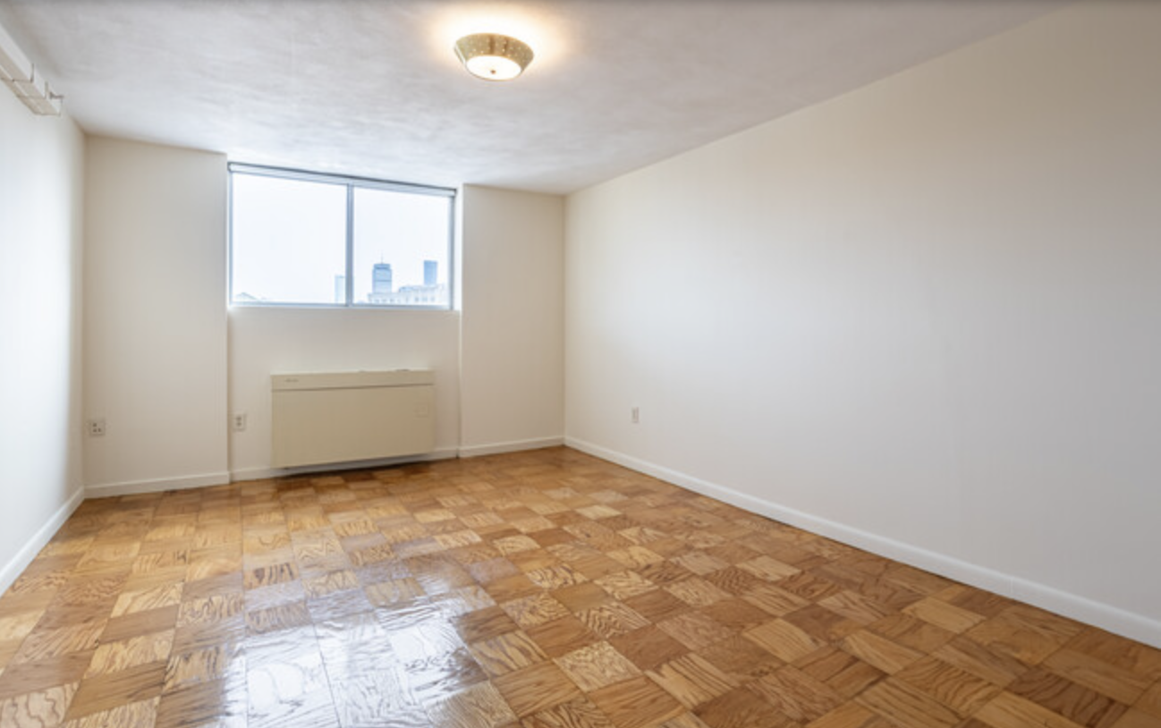 101 Monmouth St, Longwood