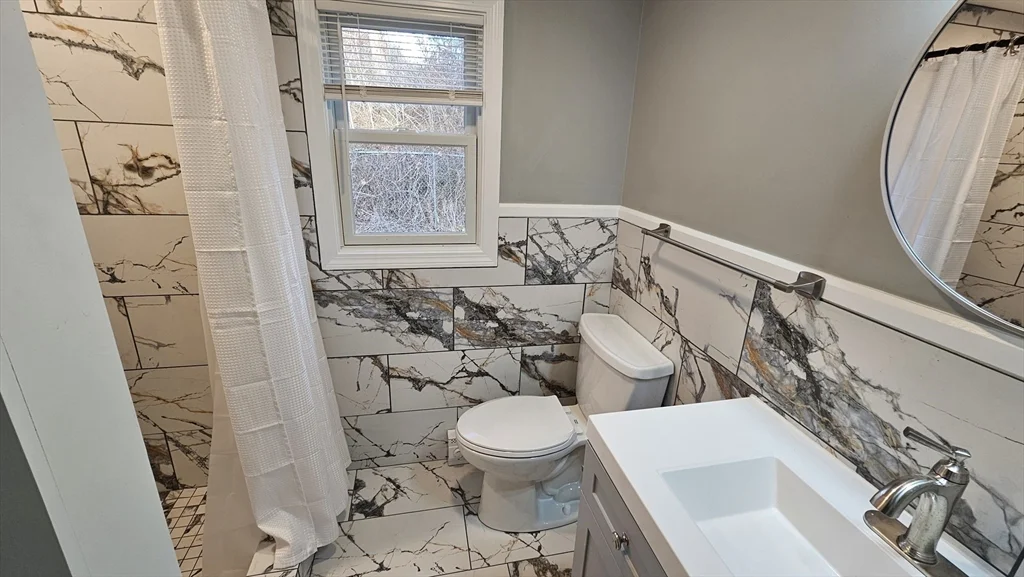 825 Scenic Hwy, Bourne