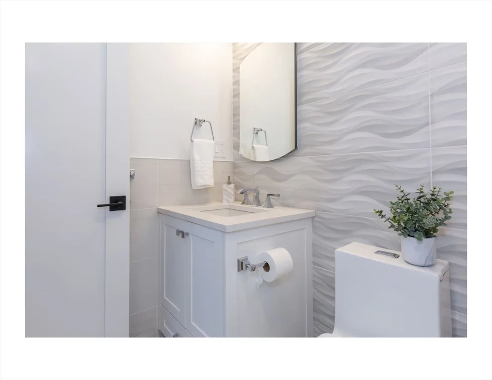 153 Bayside Rd, Quincy