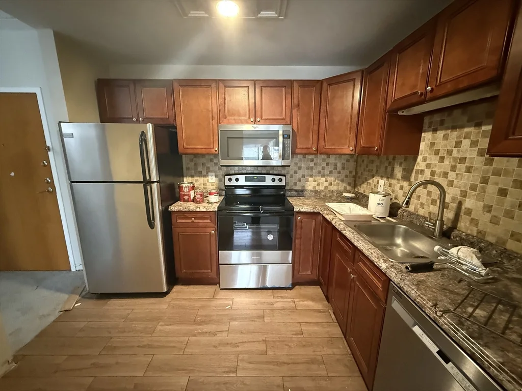 14 Heron St, West Roxbury
