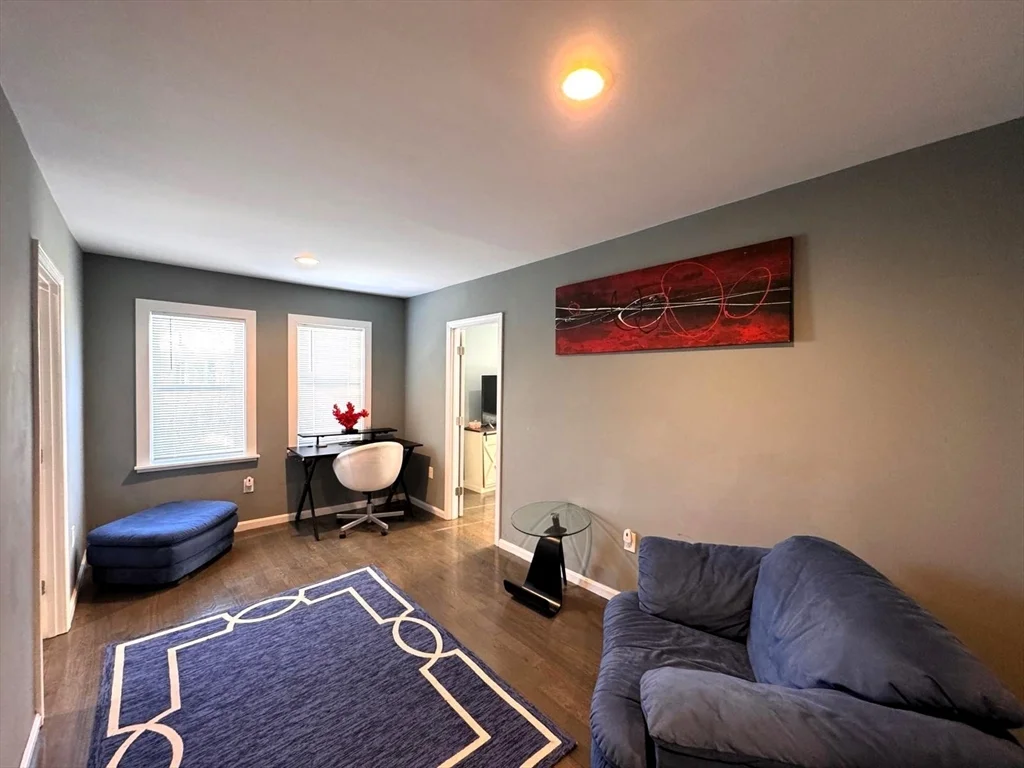 60 Cedar St, Waltham