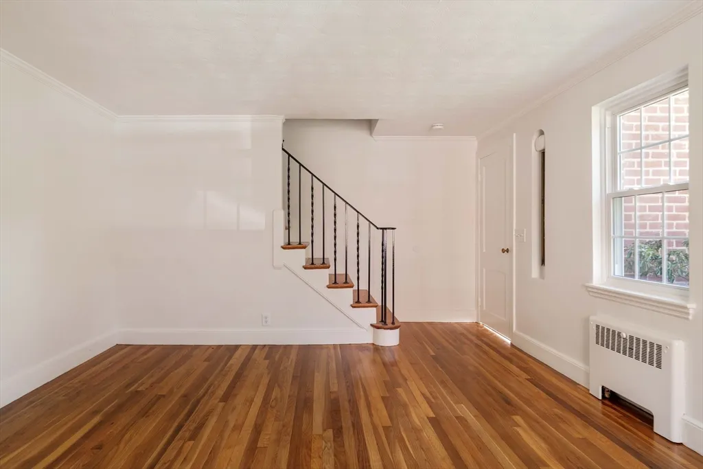 27 Payne Rd, Newton Highlands