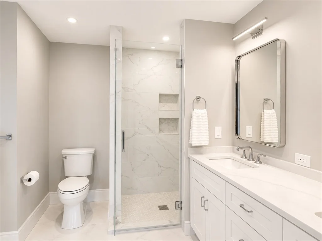 2 Summit Rd, Wellesley