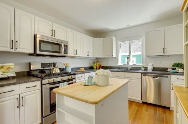 20 Lake St, Ward Two