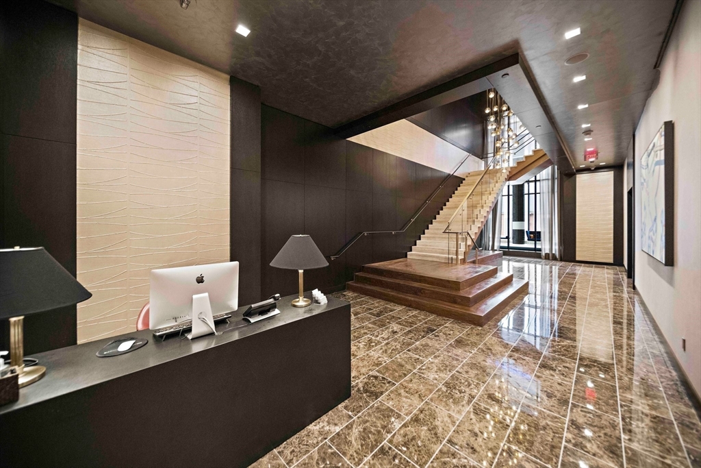 1 Franklin St, Midtown