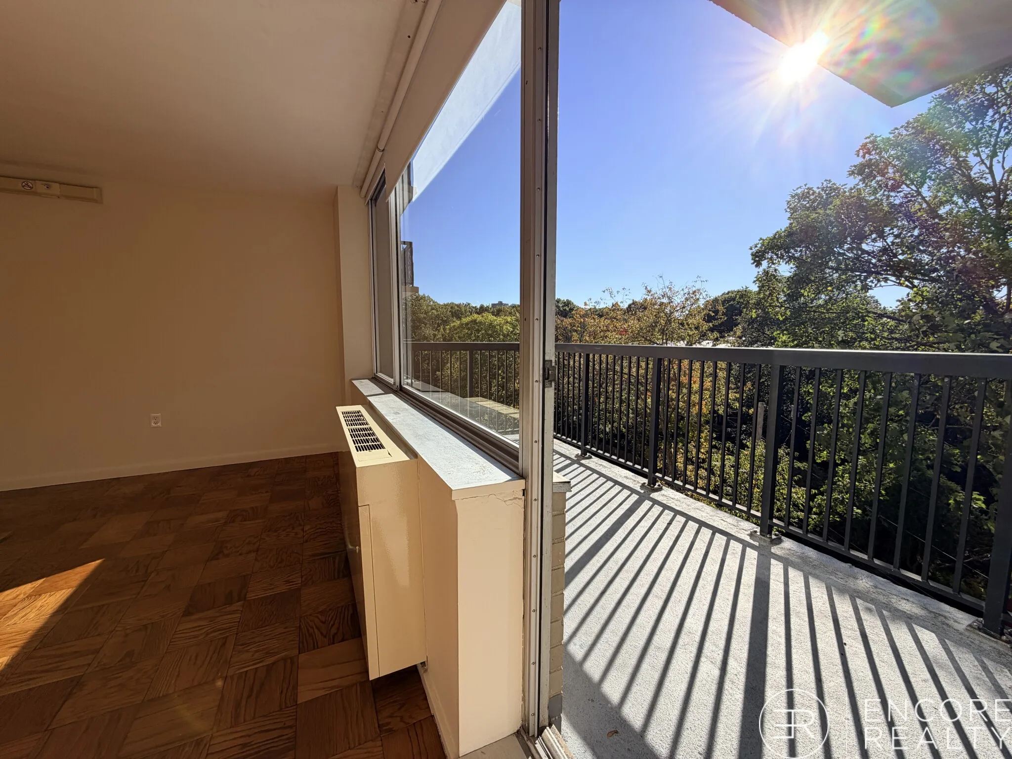 101 Monmouth St, Longwood