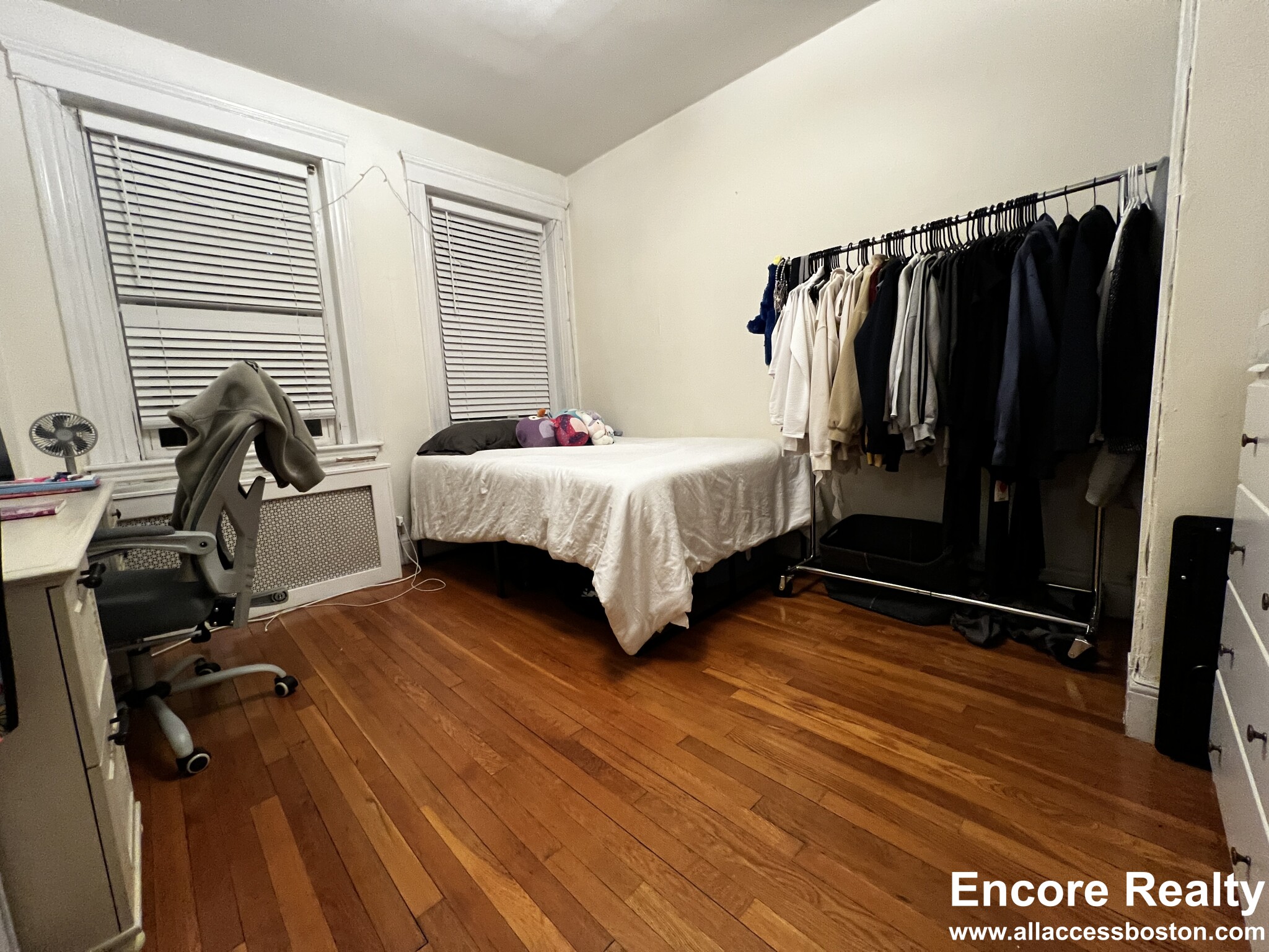 2003 Commonwealth Ave, Brighton