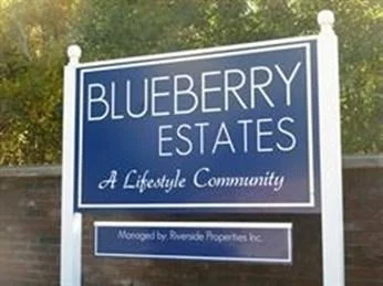 7 Blueberry Drive(55 Plus), Upper Four Corners