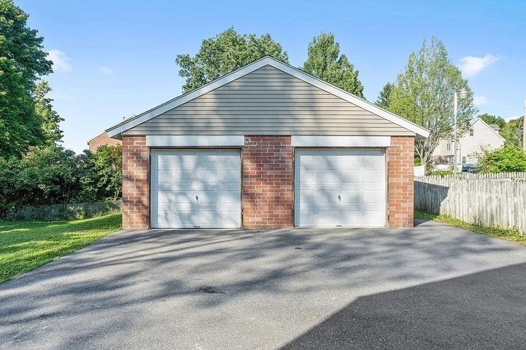 30 Maple Ave, North Andover