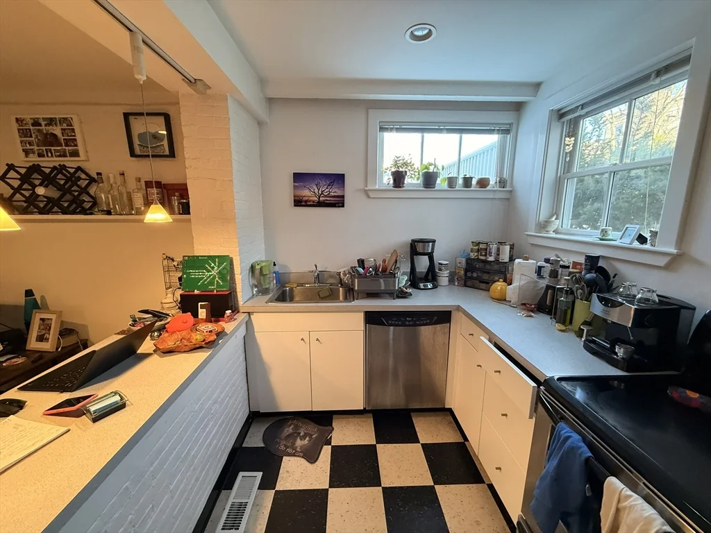 69 Seaverns Ave, Jamaica Plain