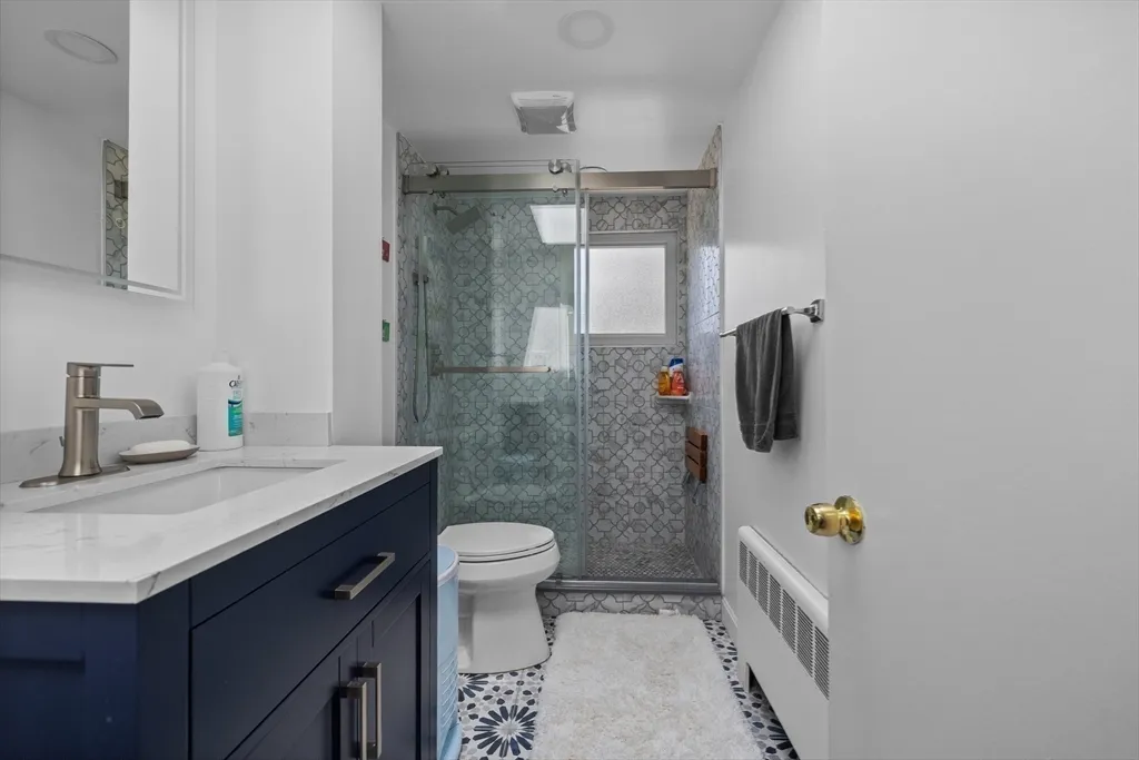 11 Patterson Rd, Lexington