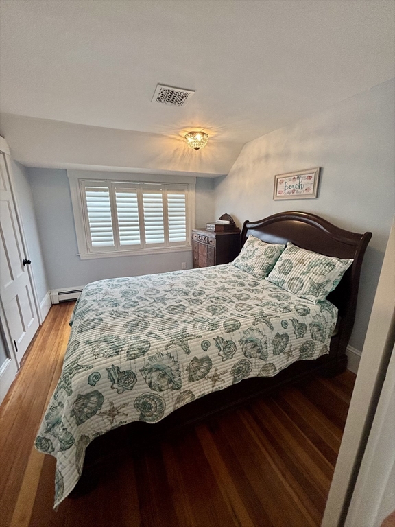 86 Manomet Ave, Hull