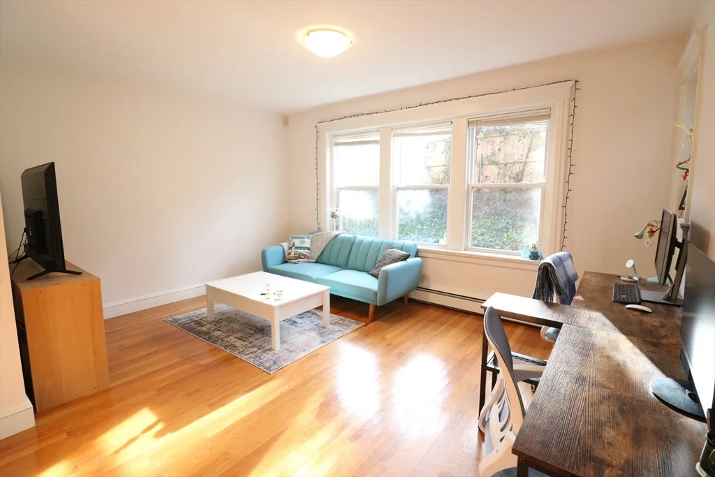 30 Upland Rd, Neighborhood Nine