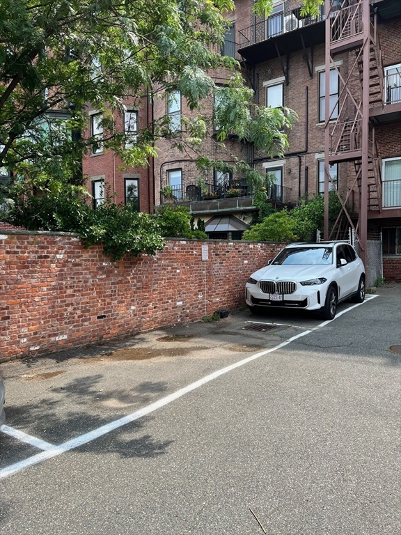 232 Beacon St, Back Bay