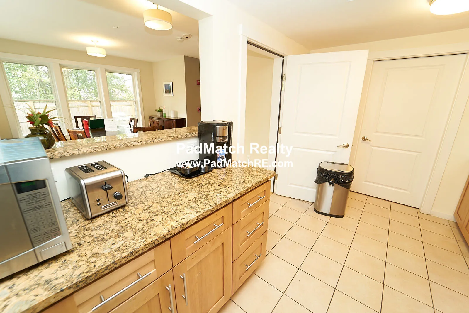 87 New St, Neighborhood Nine