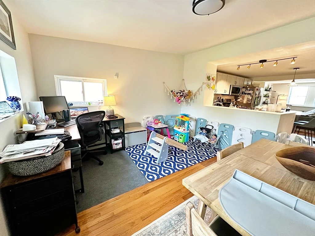 72 Cottage St, East Boston