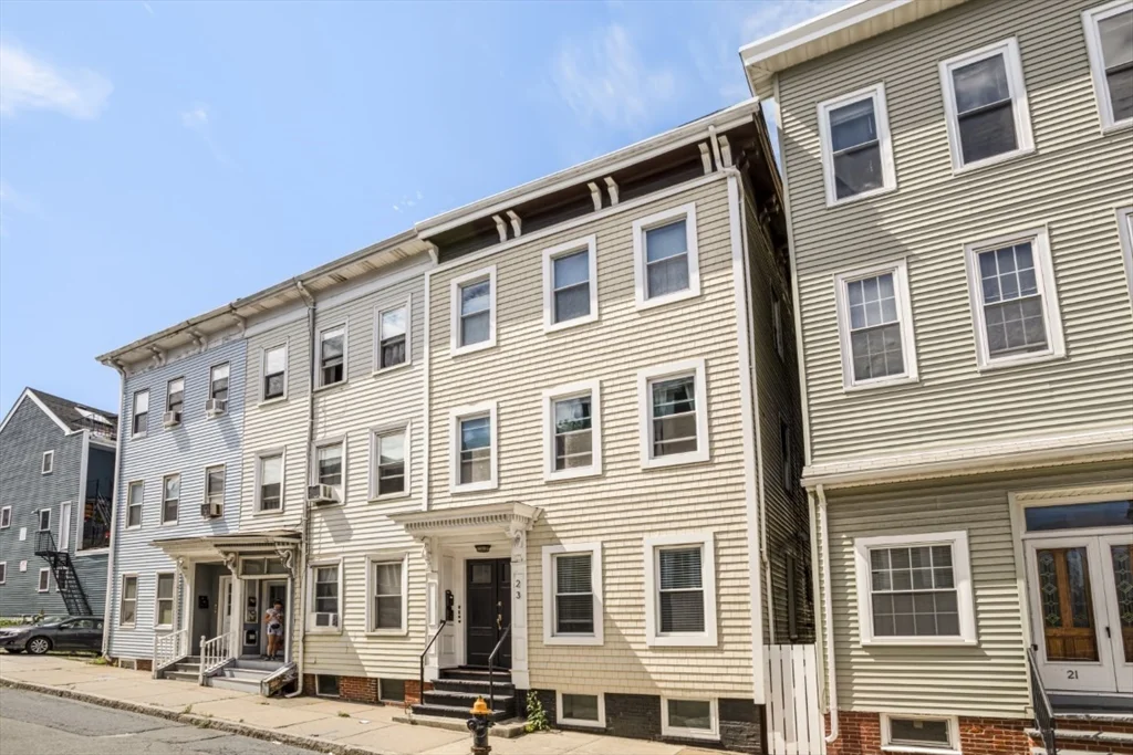 23 Woodward St, South Boston