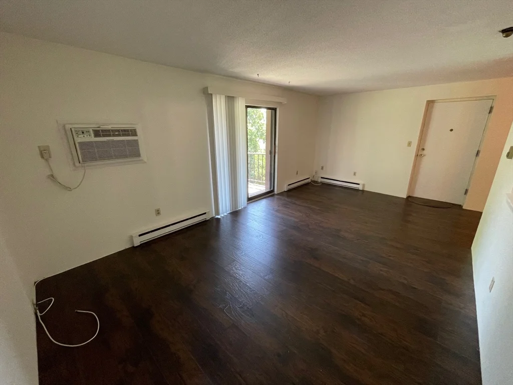 491 W Central St, Franklin