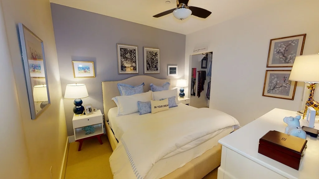 360 Newbury St, Back Bay