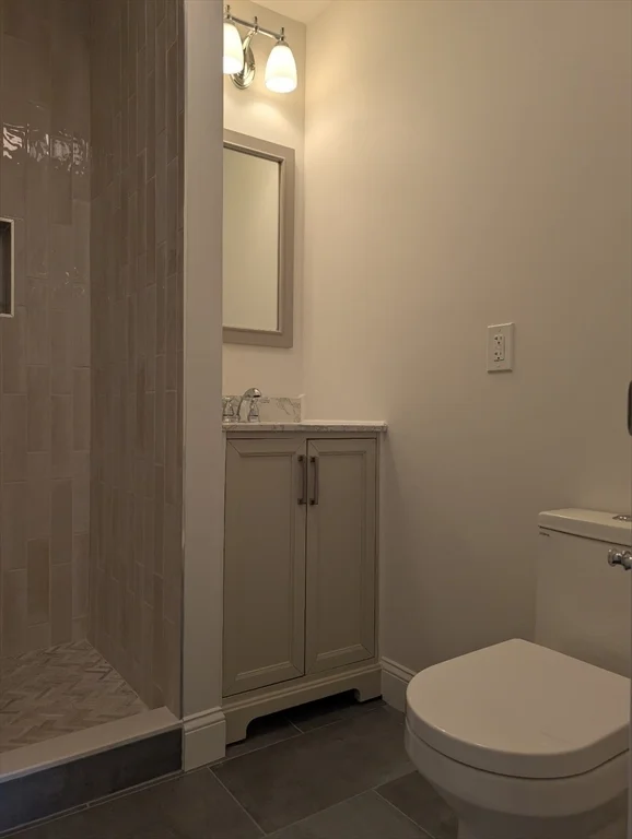 36 Regent St, Roxbury