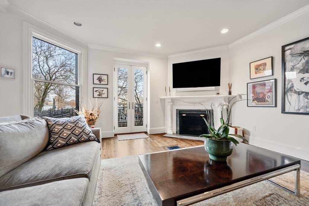 408 Beacon St, Back Bay