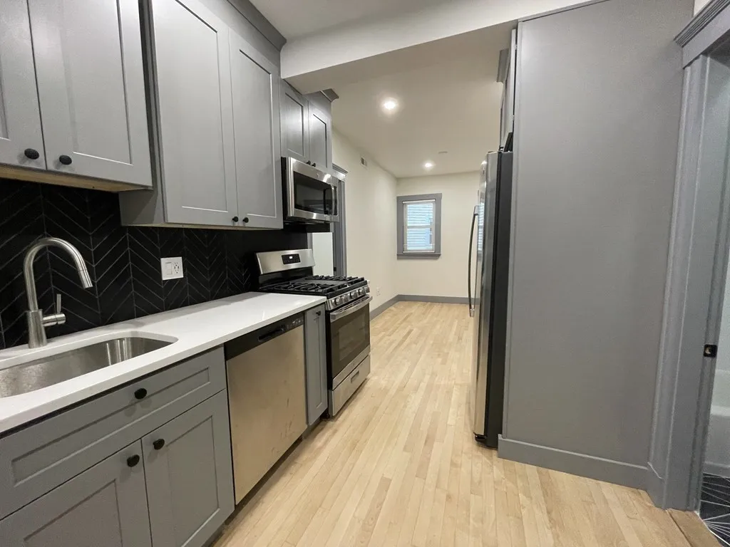 41 Long Ave, Brighton