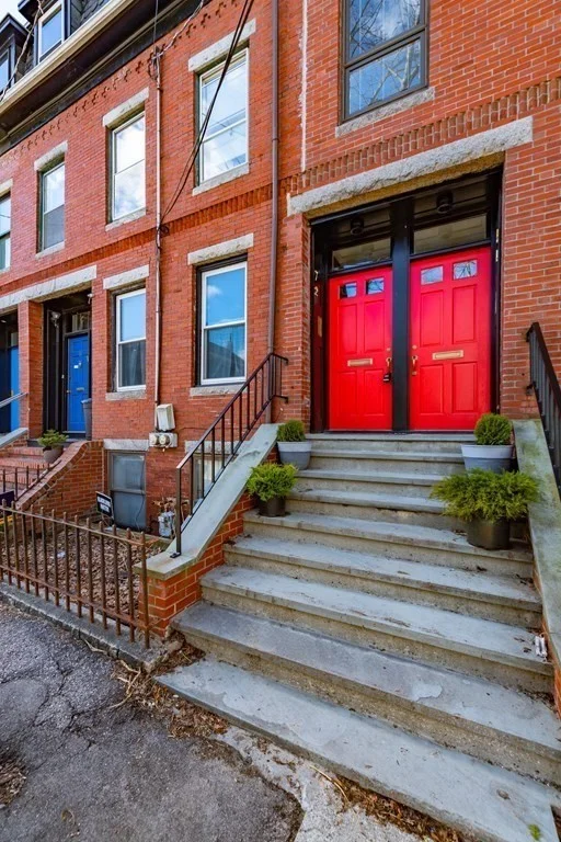 72 Fairmont St, Cambridgeport