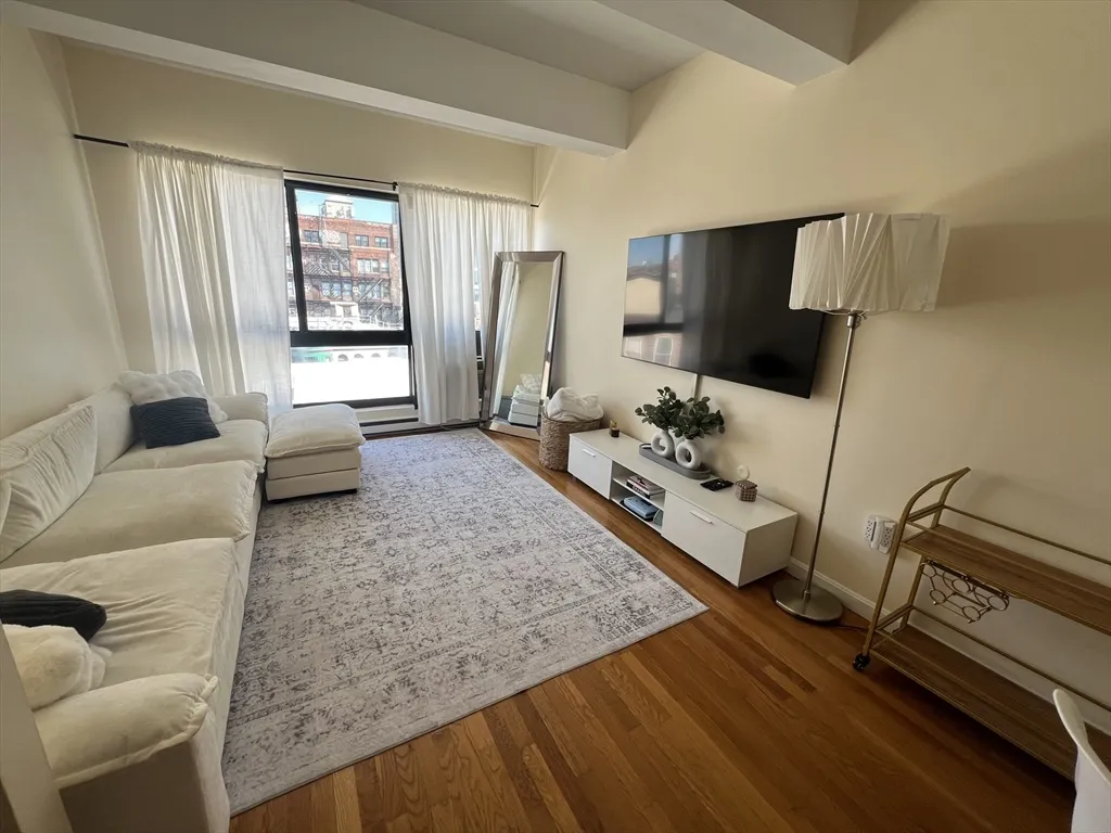 12 Stoneholm St, Fenway