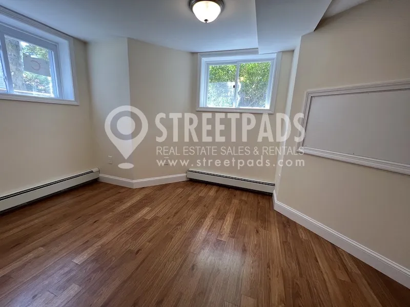 381 Harvard St, Mid-Cambridge