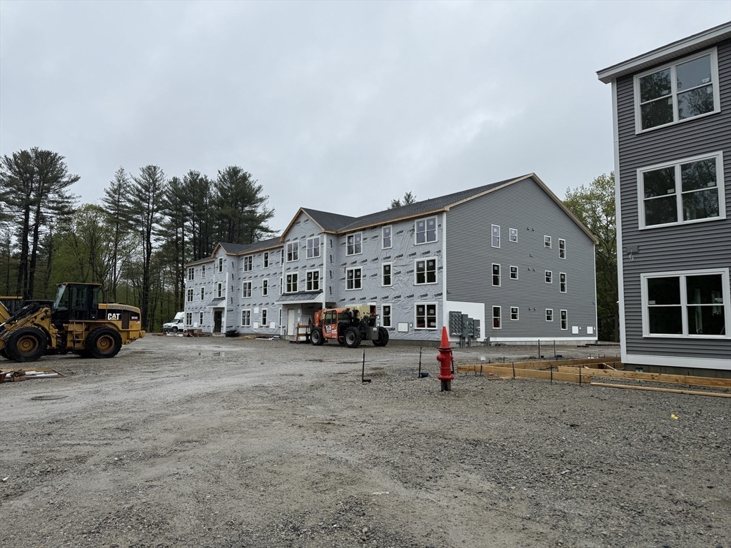 251 Sladen St, Dracut