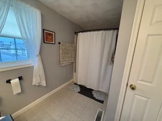 84 Railroad Ave, Salisbury