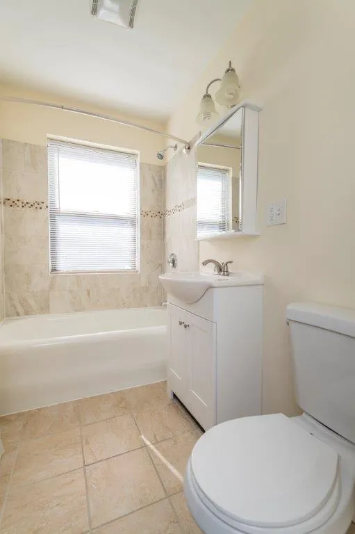 123 Highland Ave, Winter Hill