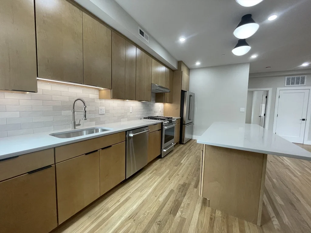 145 Sutherland Rd, Brighton