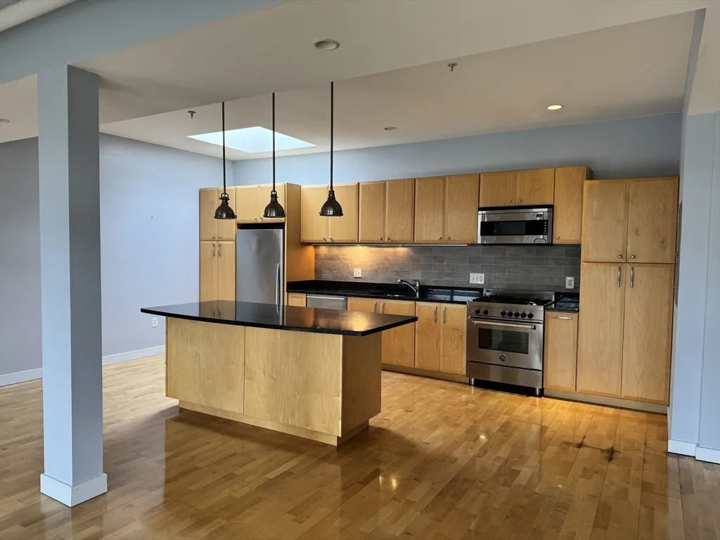 950 Dorchester Ave, Dorchester