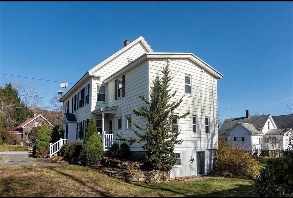 20 S Main St, Ashburnham