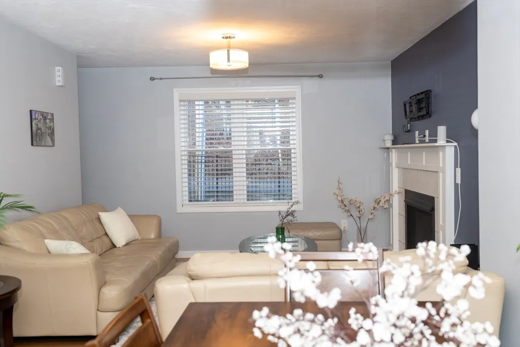 129 Quinapoxet St, Holden