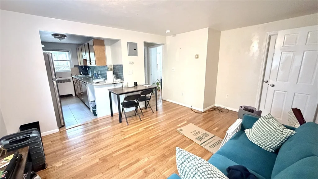 8 Kenwood St, Cambridgeport