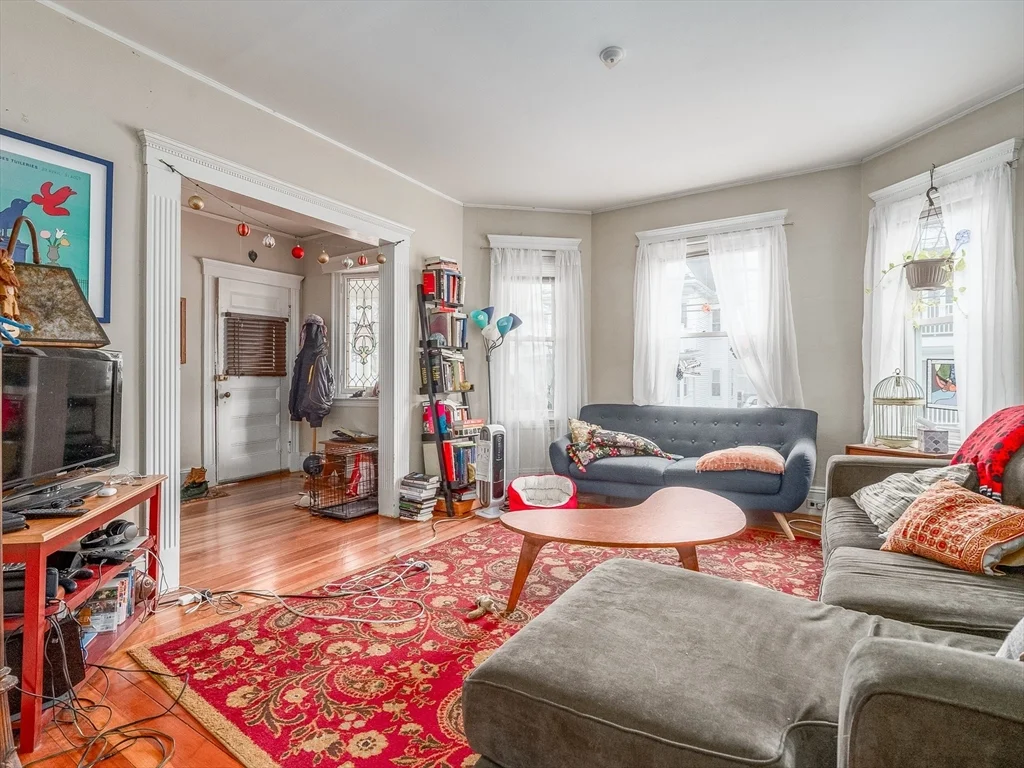 81 Bristol Rd, Medford