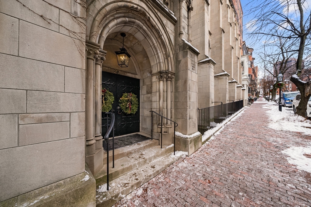 27 Chestnut St, Beacon Hill