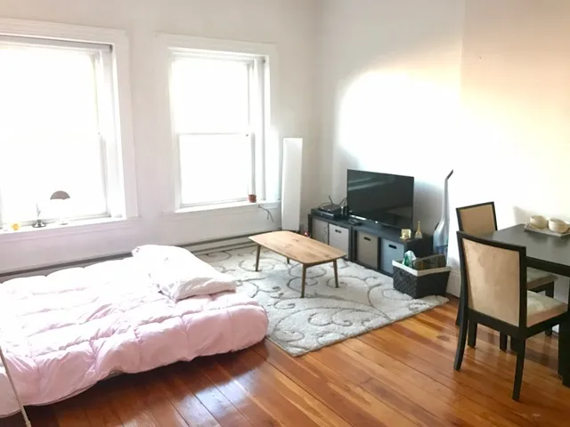 1077 Beacon St, Longwood