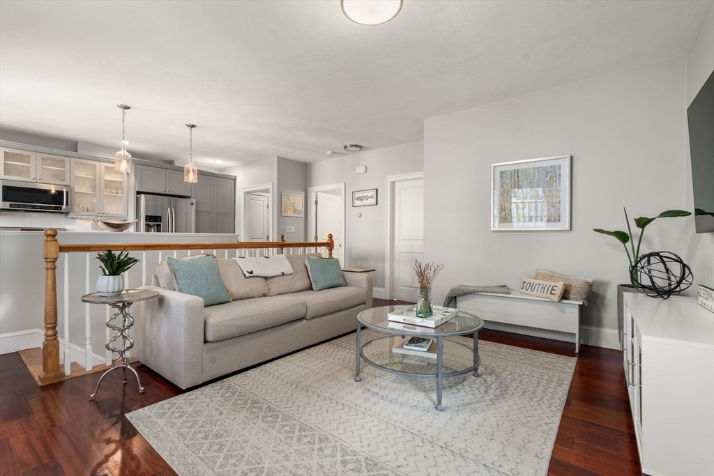 417 E 7th St, South Boston