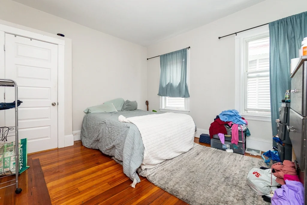 24 Aberdeen Rd, Powder House Square