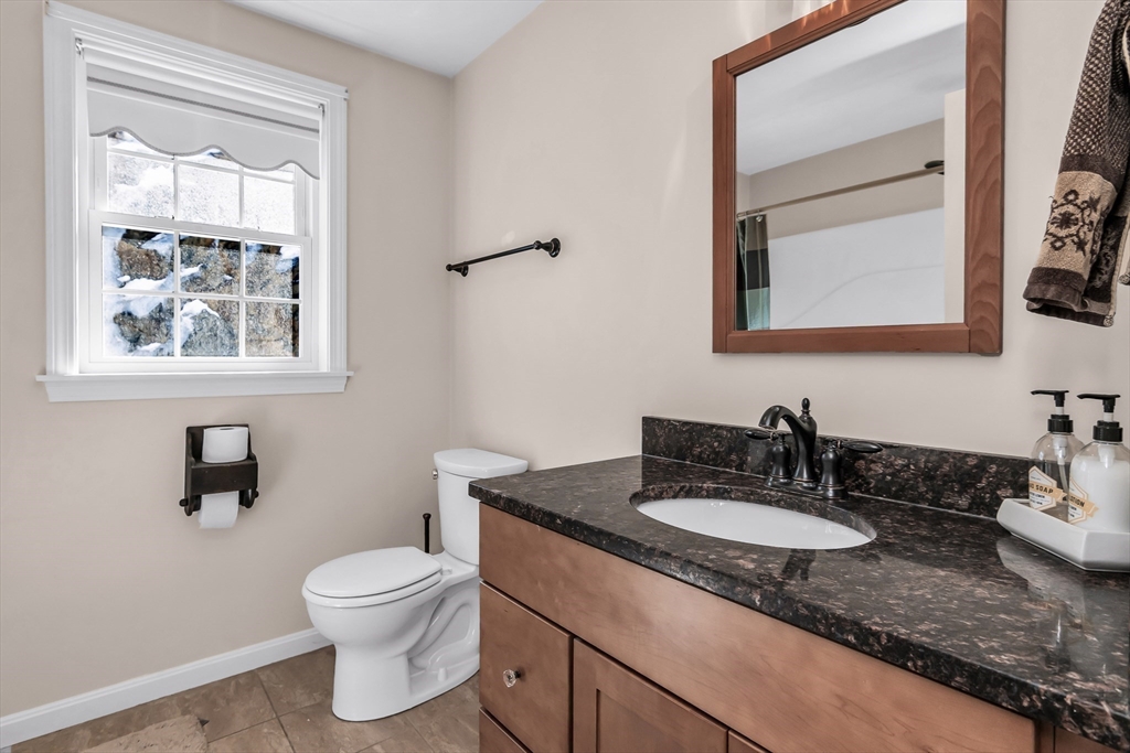 6 Gedney Dr, Peabody