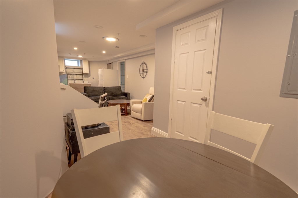 726 Metropolitan Ave, Hyde Park